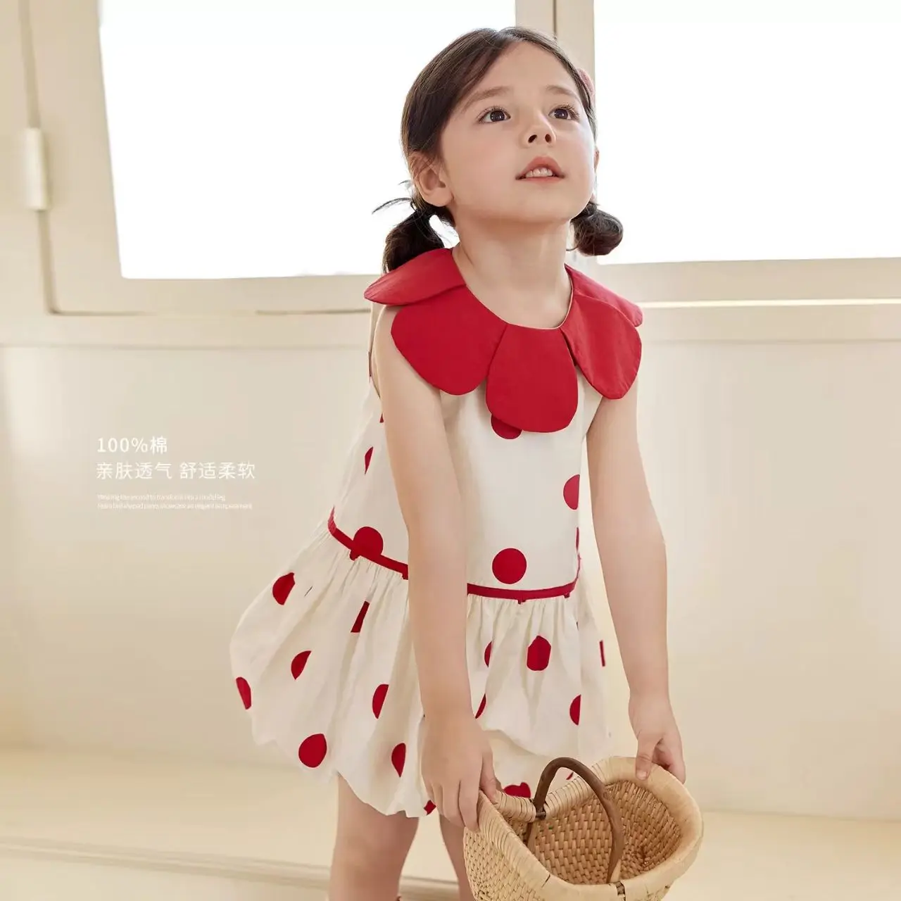 Летнее платье для девочек с цветочным принтом, новинка лета 2026, милое тонкое платье-жилетка с цветочным узором для малышек
Летнее платье для девочек с цветочным принтом, новинка лета 2026, милое тонкое платье-жилетка с цветочным узором для малышек