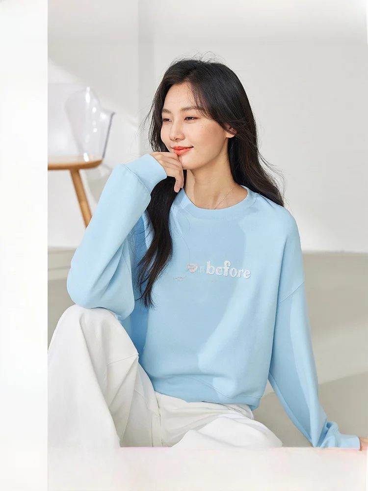 Fashionable Light Blue round Neck Hoodless Sweatshirt Women's Style 2026 New Design Slimming Top Commute Elegant Lady
Fashionable Light Blue round Neck Hoodless Sweatshirt Women's Style 2026 New Design Slimming Top Commute Elegant Lady