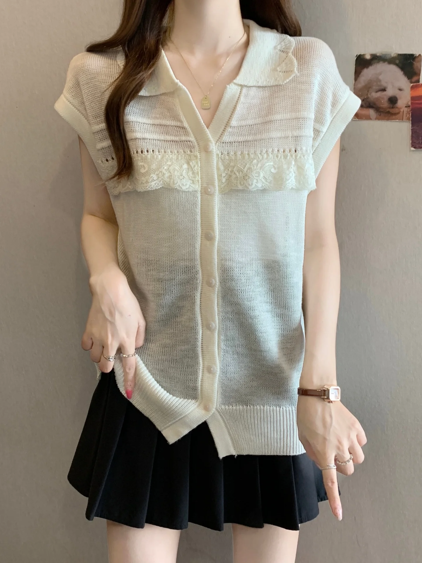Slimming Ice Silk Knitted Neck Short Sleeve T-Shirt Women's Summer New Large Size Lace Splicing Open Cardigan Top
Slimming Ice Silk Knitted Neck Short Sleeve T-Shirt Women's Summer New Large Size Lace Splicing Open Cardigan Top