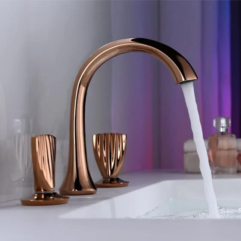 Bathroom basin brass faucet Rose Gold double handle faucet Gold Tap luxury Basin Mixer Hot And Cold shower room sink Faucet
Bathroom basin brass faucet Rose Gold double handle faucet Gold Tap luxury Basin Mixer Hot And Cold shower room sink Faucet