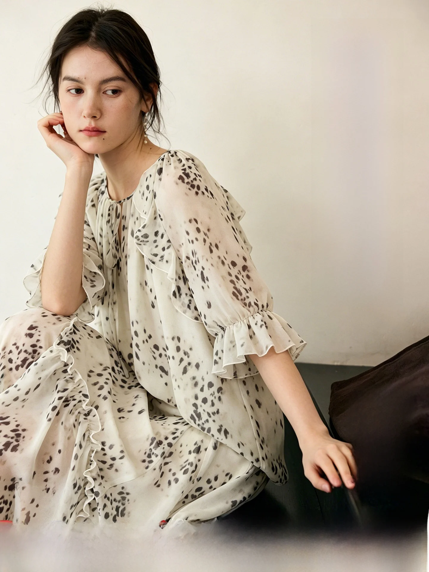 HeyDress Vintage Leopard Print Shirt Women's Summer V-neck Loose A-line Skirt Set Floral Print Long Sleeve Midi Shirt
HeyDress Vintage Leopard Print Shirt Women's Summer V-neck Loose A-line Skirt Set Floral Print Long Sleeve Midi Shirt