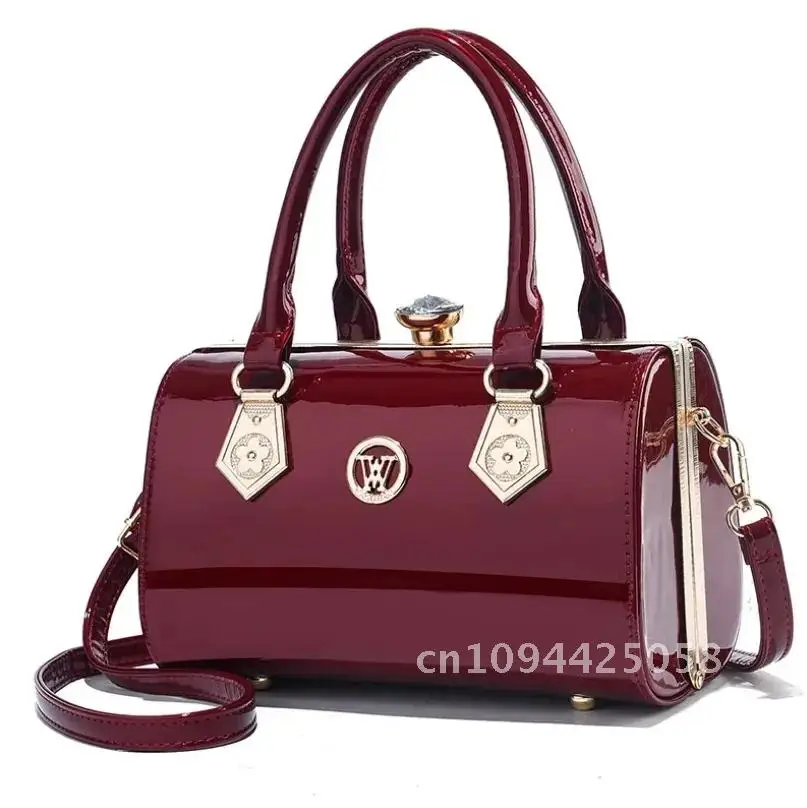 2025 Luxury Patent Leather Women'S Bags Brand Diamond Ladies Ladies Bag Bag Europe Handbags Bright Party Shoulder Wedding Famous
2025 Luxury Patent Leather Women'S Bags Brand Diamond Ladies Ladies Bag Bag Europe Handbags Bright Party Shoulder Wedding Famous