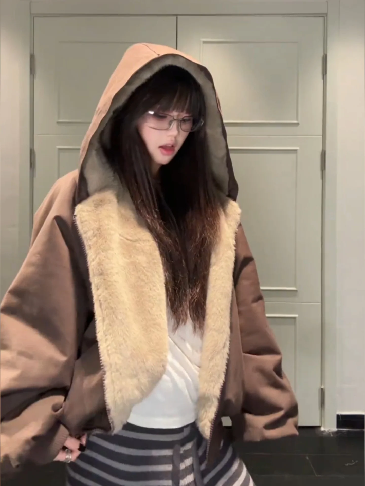 Retro Brown Fluffy Zipper Cotton Jaet Women's Autumn Winter Thiened Lazy Loose Sle Coat Upperwear Korean Version
Retro Brown Fluffy Zipper Cotton Jaet Women's Autumn Winter Thiened Lazy Loose Sle Coat Upperwear Korean Version