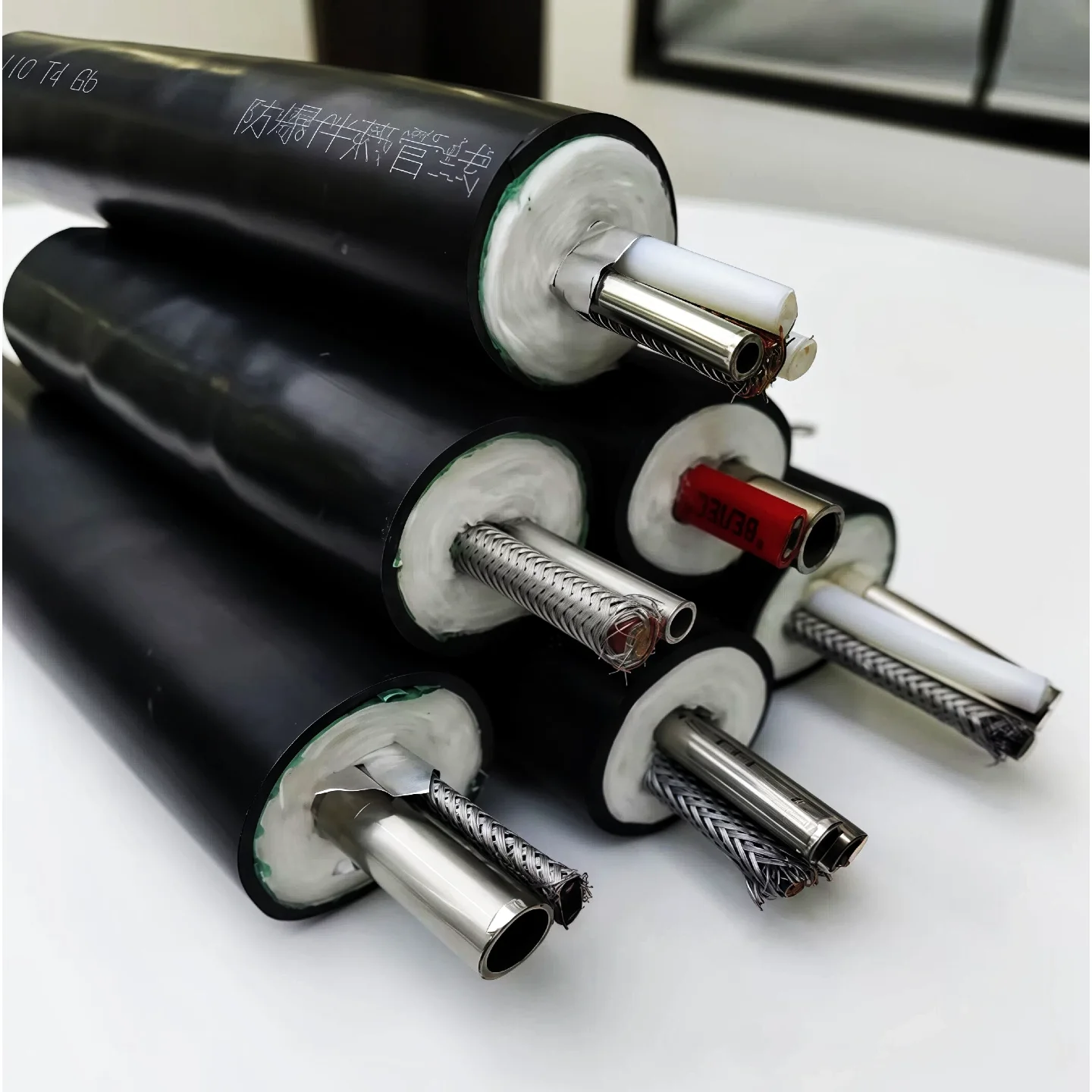 Flue Exhaust Sampling Heat-Tracing Tube | 316L PTFE | Explosion-Proof On-Line Monitoring
Flue Exhaust Sampling Heat-Tracing Tube | 316L PTFE | Explosion-Proof On-Line Monitoring
