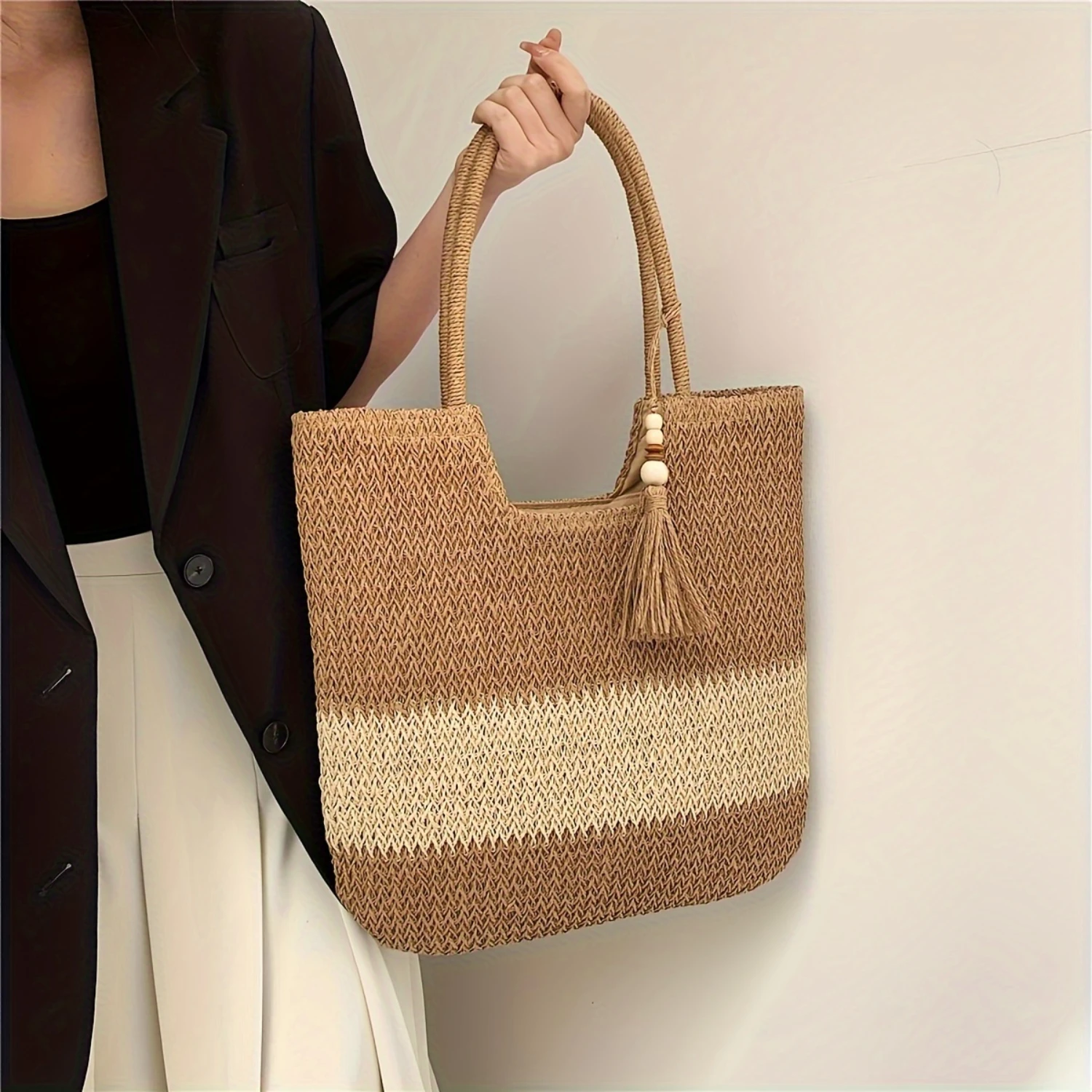 Summer Straw Tote Bag, Two-Tone Design With Tassel Charm, Casual Shoulder Beach Bag
Summer Straw Tote Bag, Two-Tone Design With Tassel Charm, Casual Shoulder Beach Bag