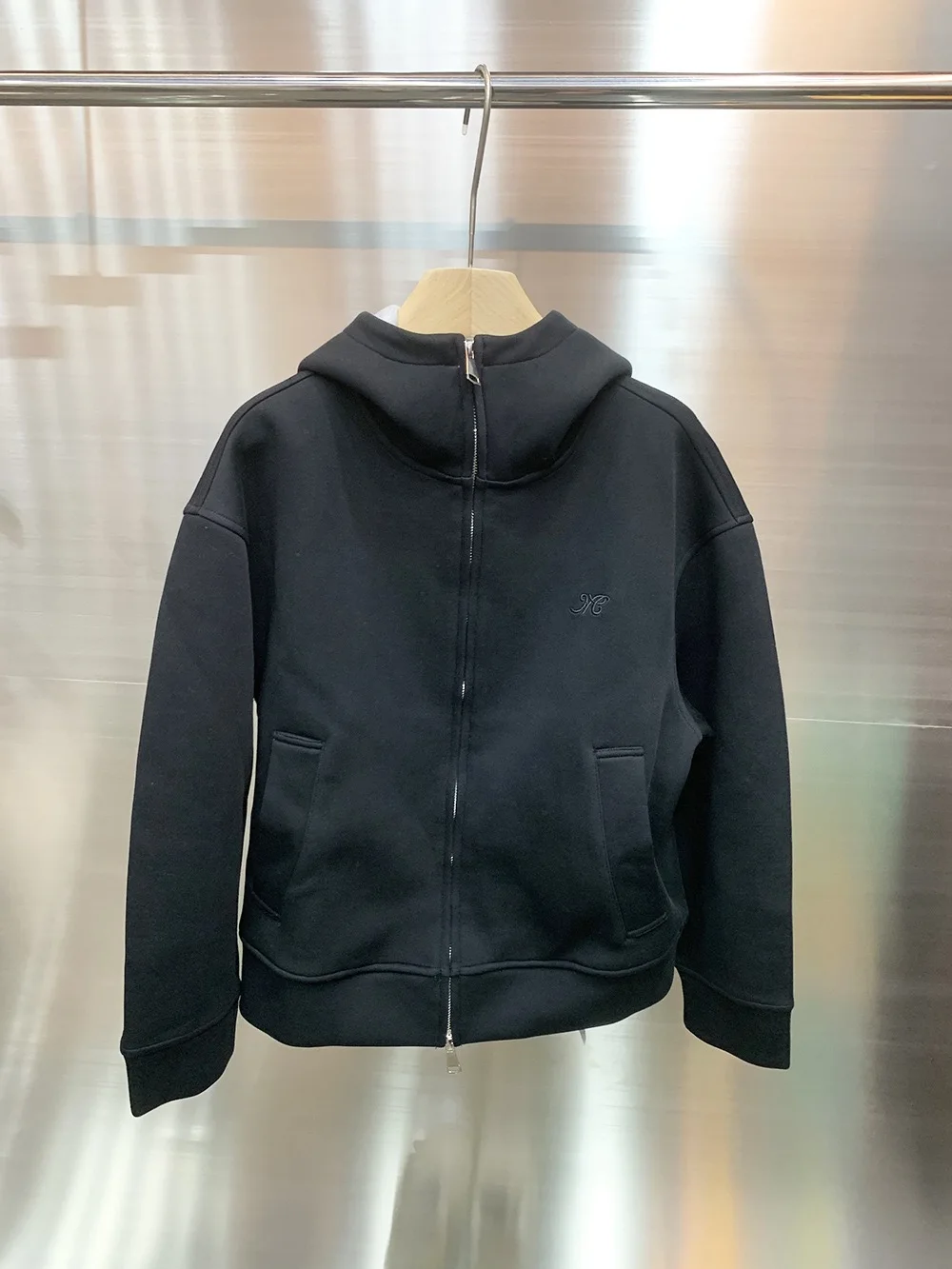 Осенне-зимняя коллекция 2025: Американская ретро-спортивная толстовка на молнии, свободного кроя, с эффектом стройности, повседневный топ для женщин, хлопковая, для города
Осенне-зимняя коллекция 2025: Американская ретро-спортивная толстовка на молнии, свободного кроя, с эффектом стройности, повседневный топ для женщин, хлопковая, для города