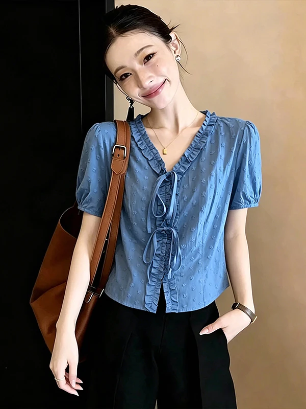 Sweet Elegant Embroidered Hook Flower Shirt Women's Fashionable Short Sleeve Top Age-Defying Design Korean Style Loose Fit
Sweet Elegant Embroidered Hook Flower Shirt Women's Fashionable Short Sleeve Top Age-Defying Design Korean Style Loose Fit