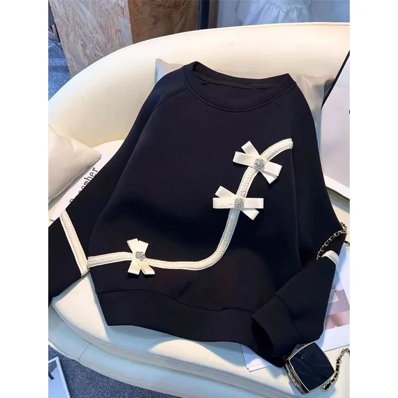 2024 New Autumn Fashion Body Bow Design Sense Round Neck Loose Versatile Casual Age Reducing Women's Long Sleeve Sweater
2024 New Autumn Fashion Body Bow Design Sense Round Neck Loose Versatile Casual Age Reducing Women's Long Sleeve Sweater