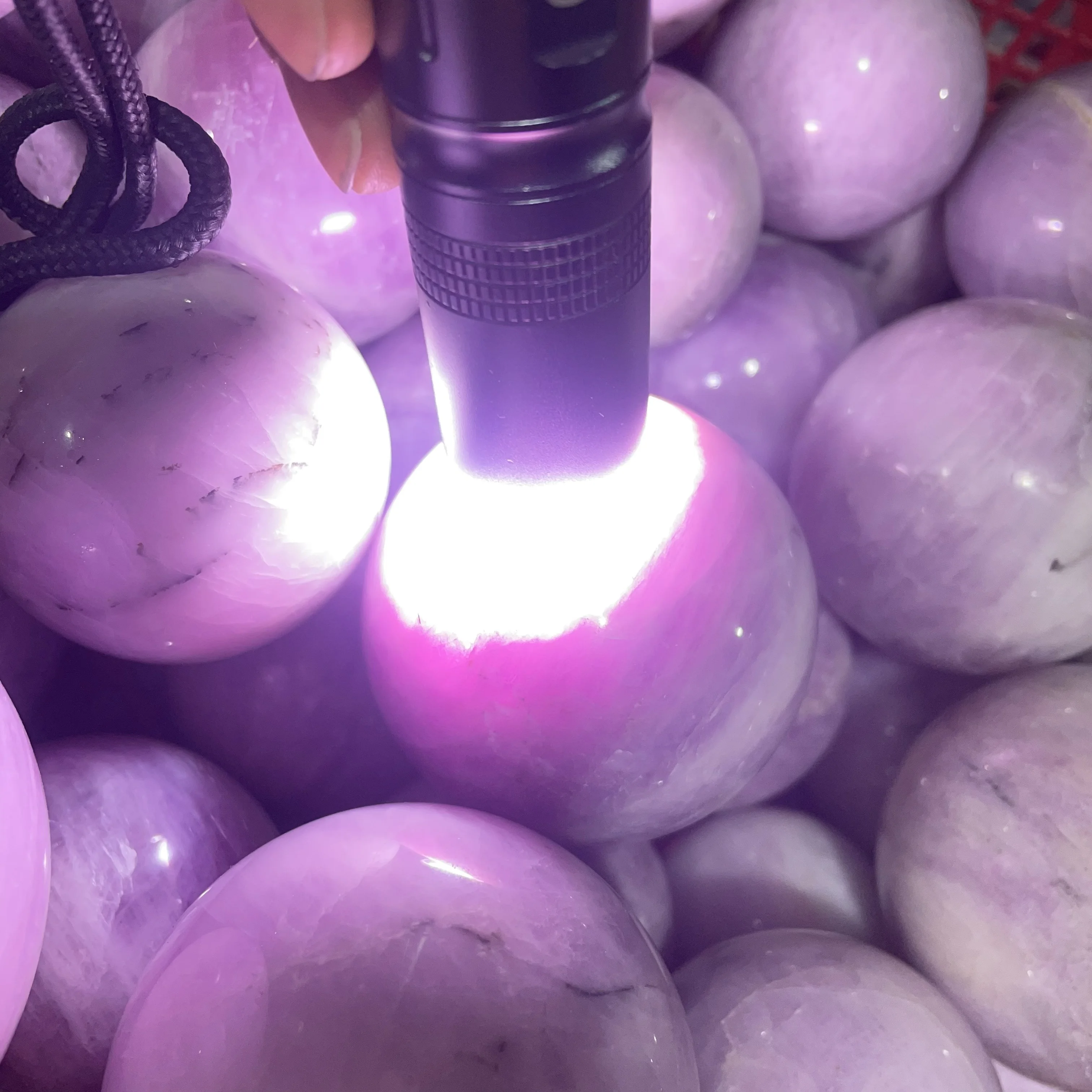 Поставщик настоящих драгоценных камней Натуральный розовый фиолетовый кунцит Хрустальная сфера Коллекционные минералы Кошачьи глаза Медитация Кварц
Поставщик настоящих драгоценных камней Натуральный розовый фиолетовый кунцит Хрустальная сфера Коллекционные минералы Кошачьи глаза Медитация Кварц