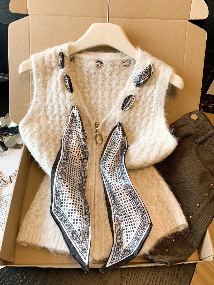 Faionable Silk Scarf Knitted Vest Women's Outerwear Spring Season High Waist V-Ne Svel Zipper Closure ort Sle
Faionable Silk Scarf Knitted Vest Women's Outerwear Spring Season High Waist V-Ne Svel Zipper Closure ort Sle