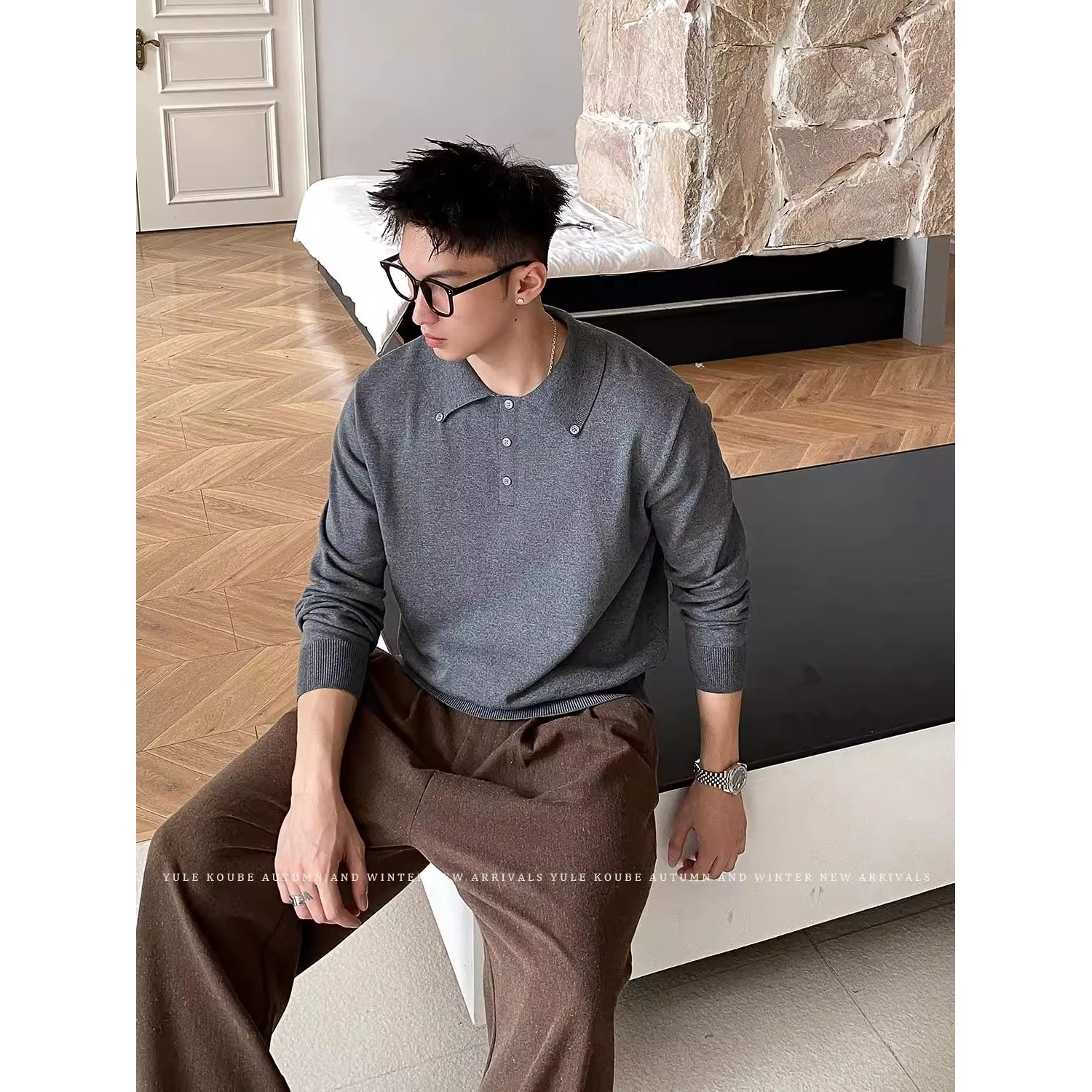 Свободный крой трикотажа, мужской осенний удлиненный воротник на пуговицах, повседневный удобный дышащий полиэфирное волокно
Свободный крой трикотажа, мужской осенний удлиненный воротник на пуговицах, повседневный удобный дышащий полиэфирное волокно