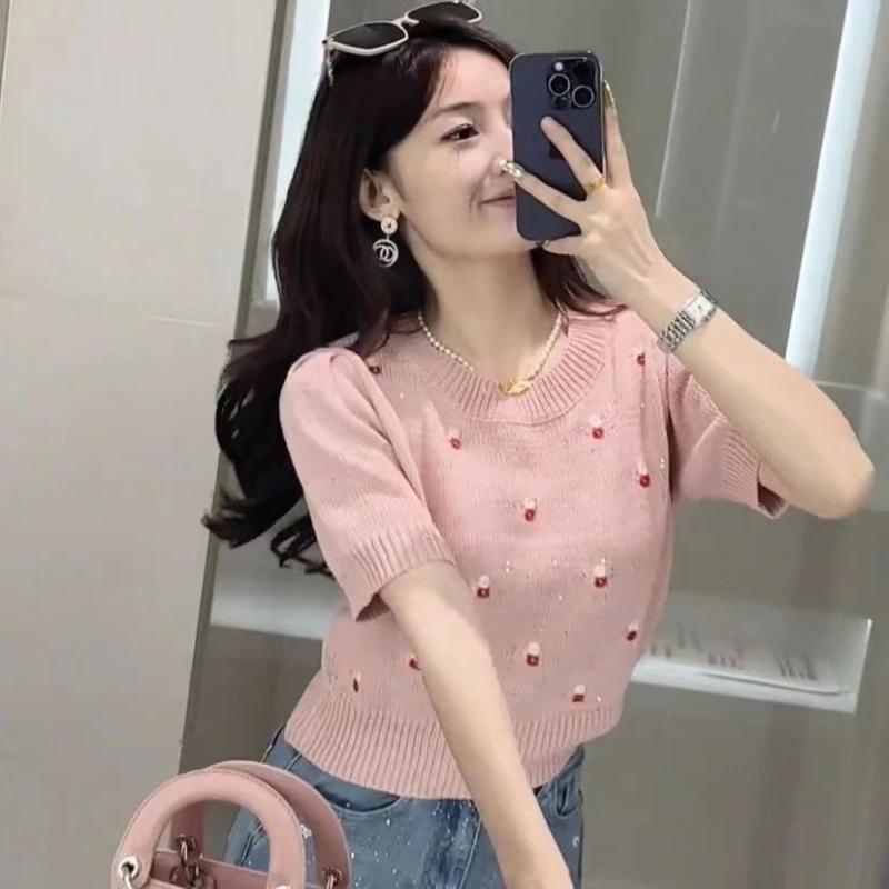 Female Knit Sweater for Women Summer Beading Hollow Stylish Vintage Elegant Tops Female Short Sleeve O-neck Knitwear Jumpe Q128
Female Knit Sweater for Women Summer Beading Hollow Stylish Vintage Elegant Tops Female Short Sleeve O-neck Knitwear Jumpe Q128