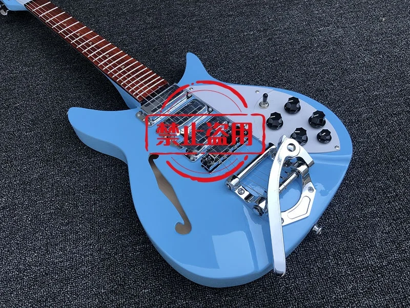 electric guitar with 3-Piece Pickup, 325 6strings, blue color,Vibrato System Bridge ,high quality ,free shipping
electric guitar with 3-Piece Pickup, 325 6strings, blue color,Vibrato System Bridge ,high quality ,free shipping
