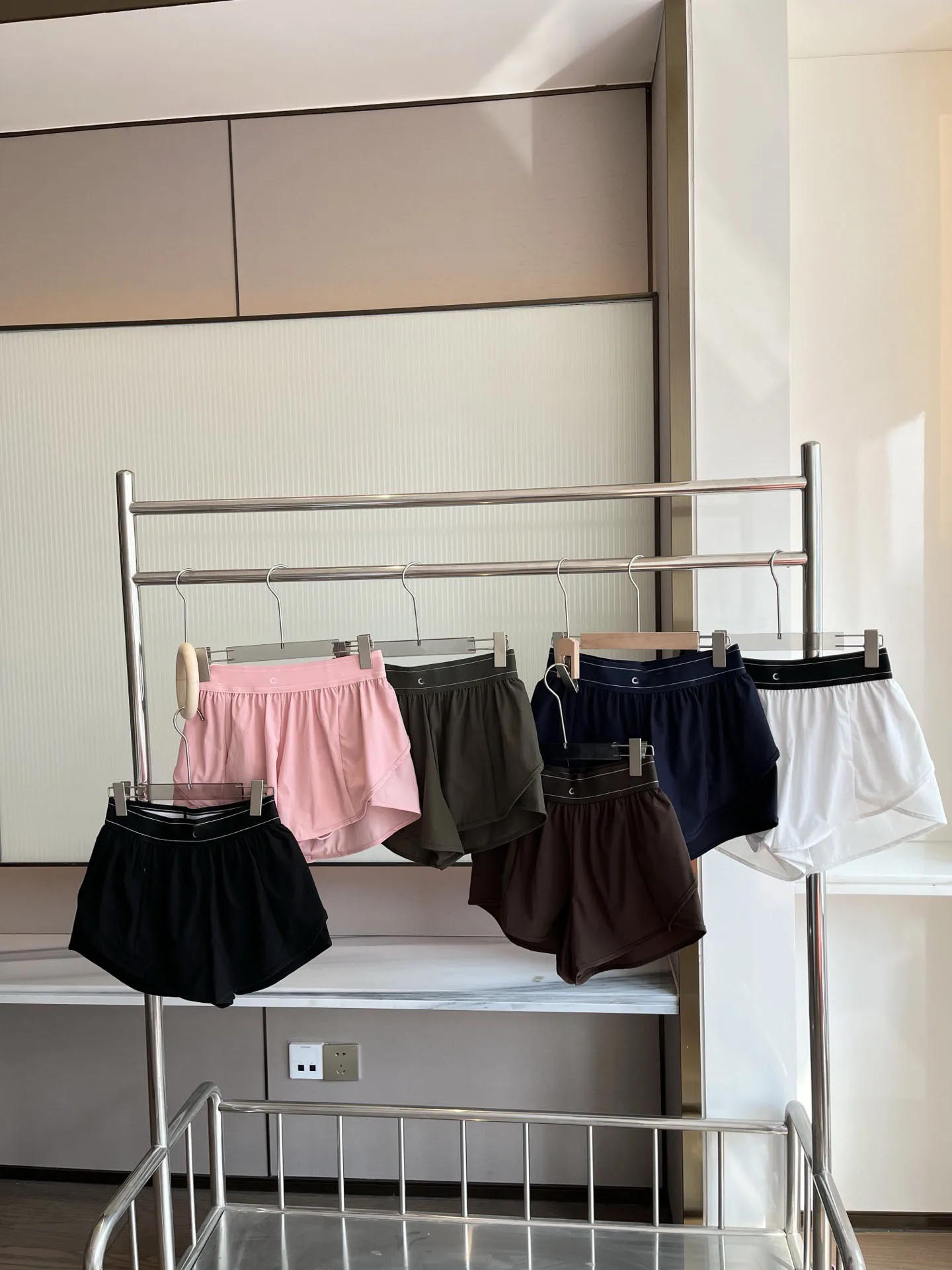 Casual Wide Leg Short Pants Women's Summer 2026 Elastic Waist Two-Tone Versatile Slimming Straight Cut Natural Waist Other Ma...
Casual Wide Leg Short Pants Women's Summer 2026 Elastic Waist Two-Tone Versatile Slimming Straight Cut Natural Waist Other Ma...