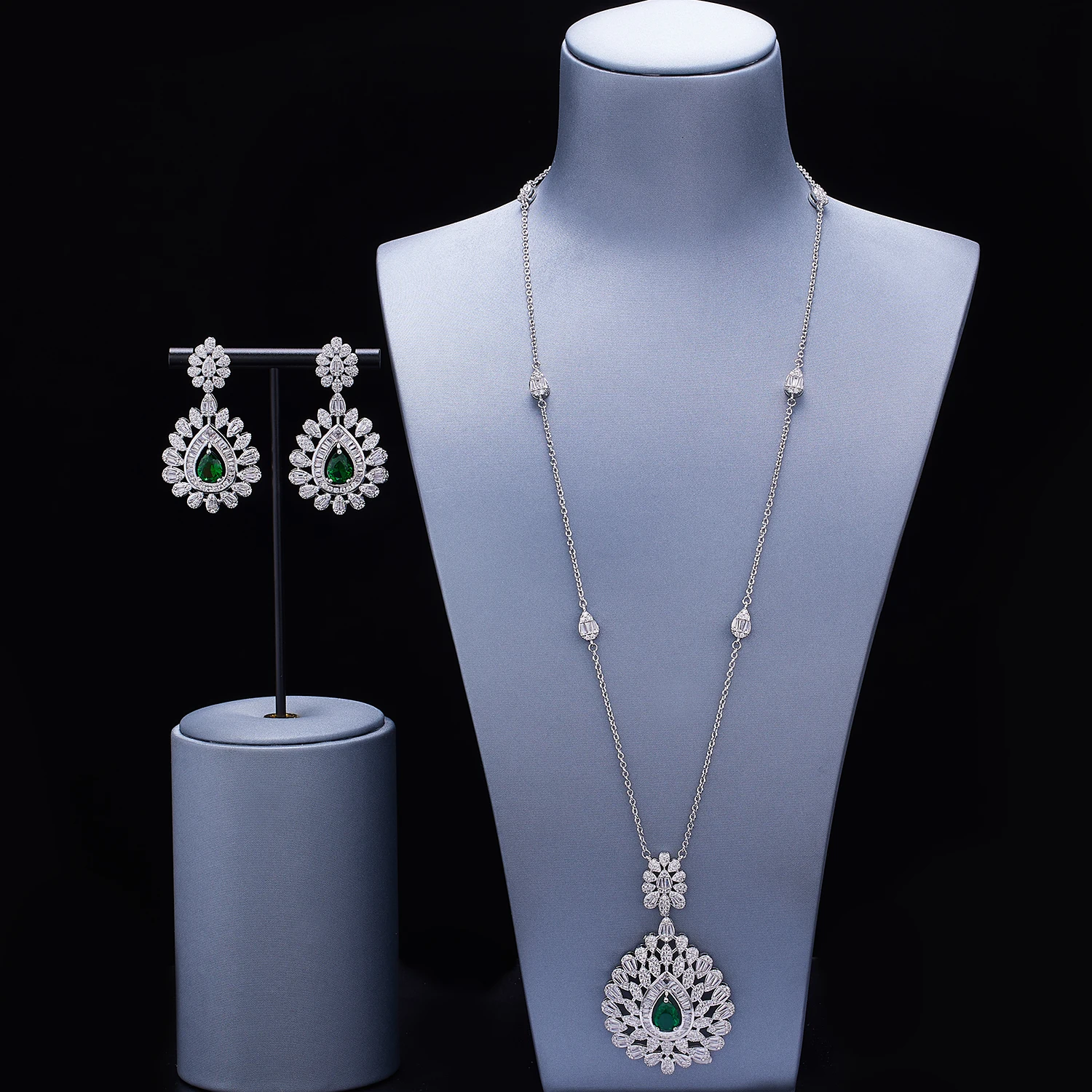 Elegant Women Wedding Jewellery African CZ Crystal Leaf Drop Bridal Necklace Bracelet and Earrings Jewelry Sets
Elegant Women Wedding Jewellery African CZ Crystal Leaf Drop Bridal Necklace Bracelet and Earrings Jewelry Sets