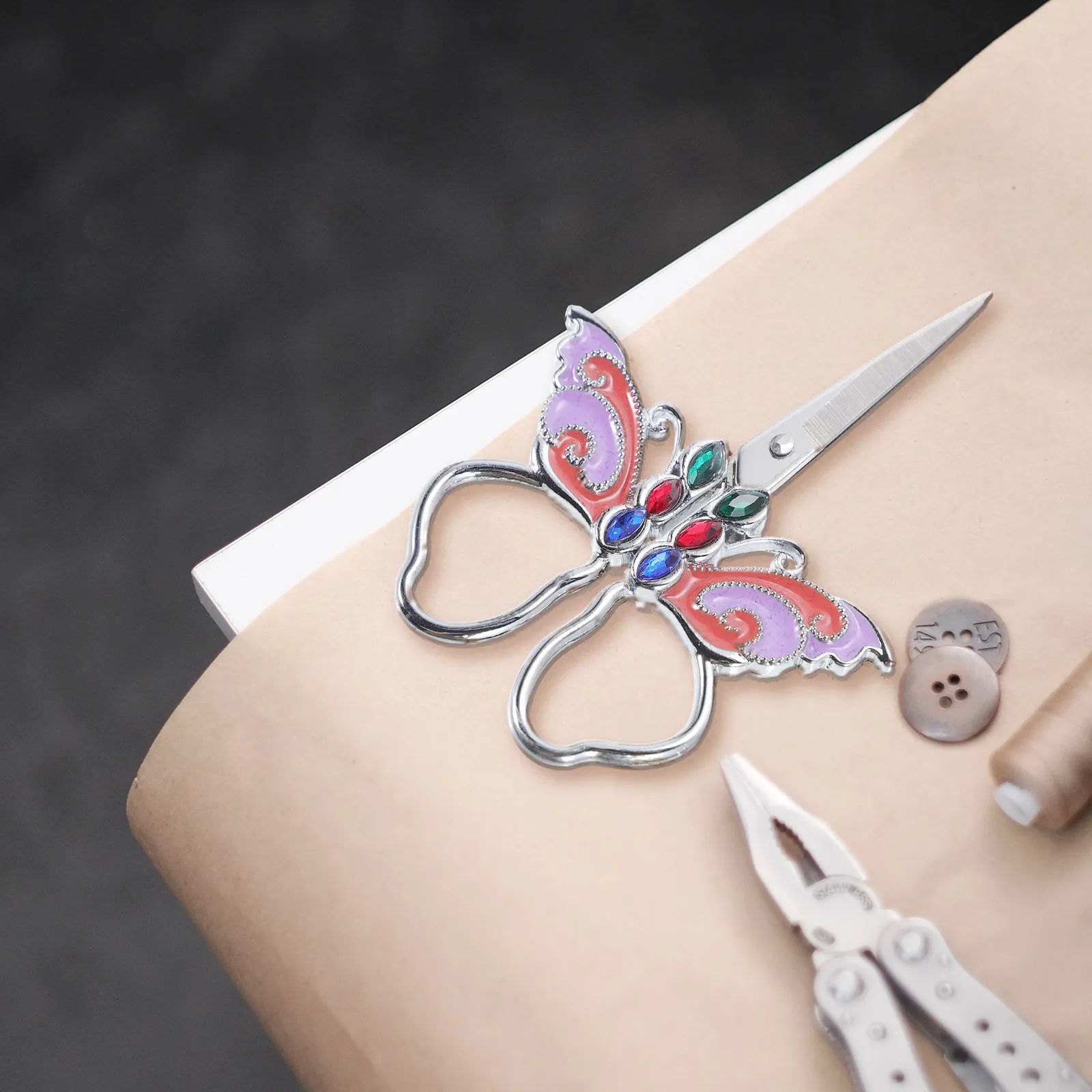 Vintage Embroidery Scissor Small Detail Metal Shear for DIY Craft Sewing Artwork Needlework Yarn Fabric Multi Purpose Scissors
Vintage Embroidery Scissor Small Detail Metal Shear for DIY Craft Sewing Artwork Needlework Yarn Fabric Multi Purpose Scissors
