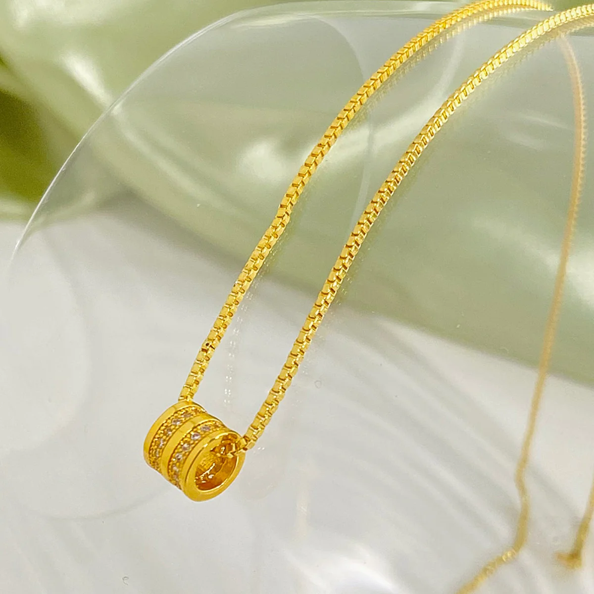 Small Waisted Necklaces Female Fashion Temperament Studded Geometric Clavicle Chain Personality Couple Sweater Chain Tide Luxury
Small Waisted Necklaces Female Fashion Temperament Studded Geometric Clavicle Chain Personality Couple Sweater Chain Tide Luxury