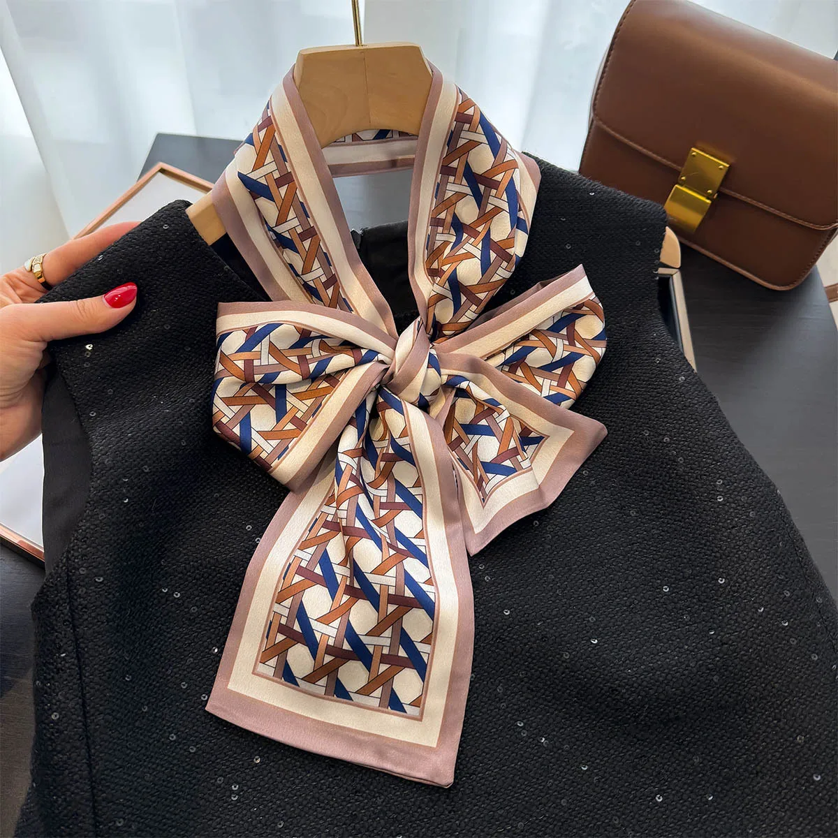Long Small Satin Silk Neckerchief For Women Narrow Double-Sided Clean Printing Laides Neck Scarves CHIC Decorative Size 15X145CM
Long Small Satin Silk Neckerchief For Women Narrow Double-Sided Clean Printing Laides Neck Scarves CHIC Decorative Size 15X145CM