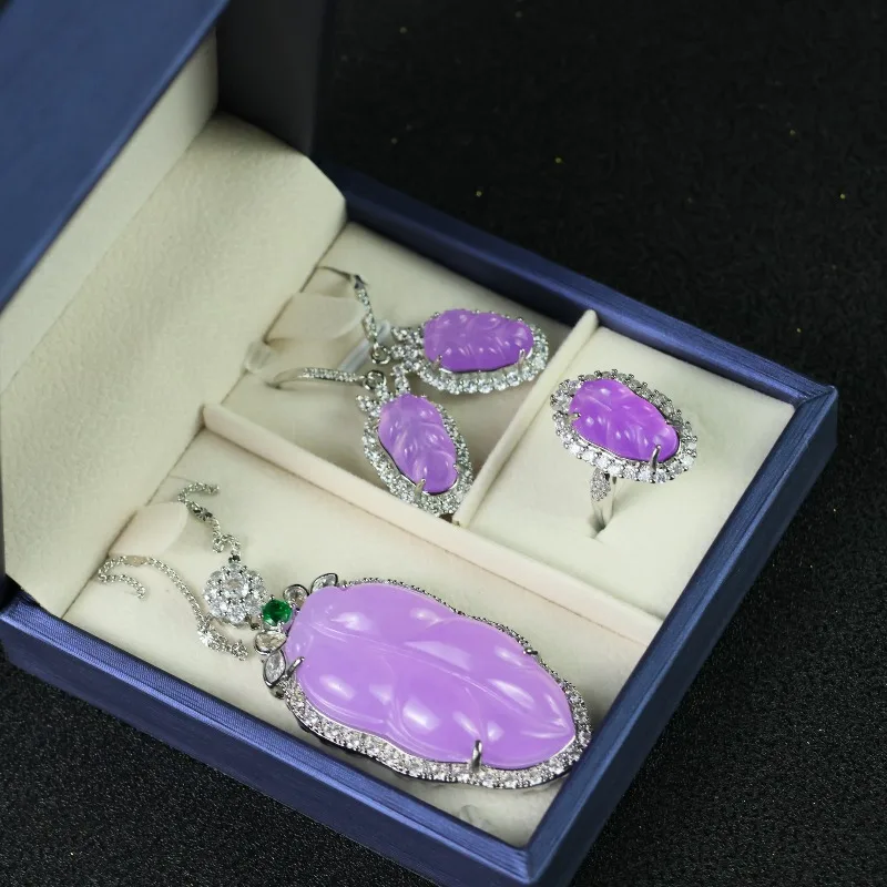 Новый натуральный фиолетовый комплект из трех предметов, модный темперамент
Новый натуральный фиолетовый комплект из трех предметов, модный темперамент