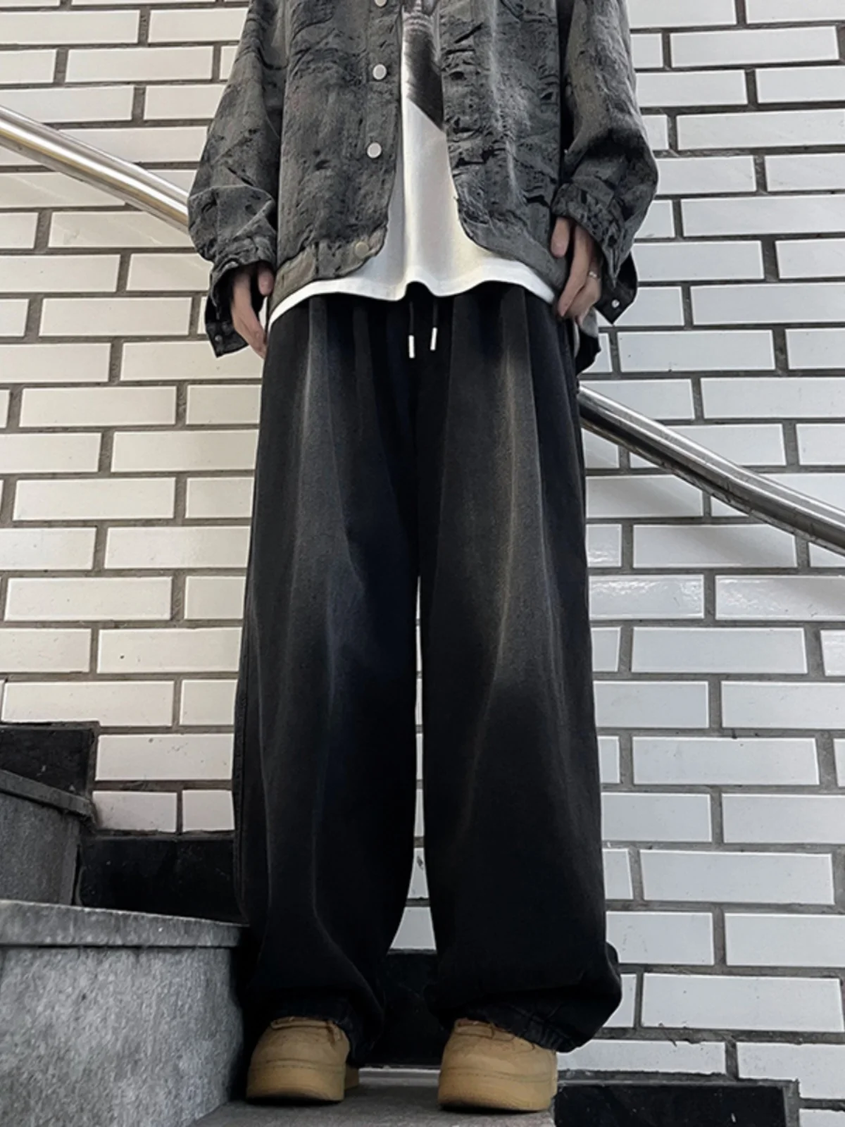 2024 Men's Spring Autumn Retro Streetwear Pockets Casual Pants Male Baggy Wide-leg Jeans Men Drawstring Loose Denim Trousers F82
2024 Men's Spring Autumn Retro Streetwear Pockets Casual Pants Male Baggy Wide-leg Jeans Men Drawstring Loose Denim Trousers F82