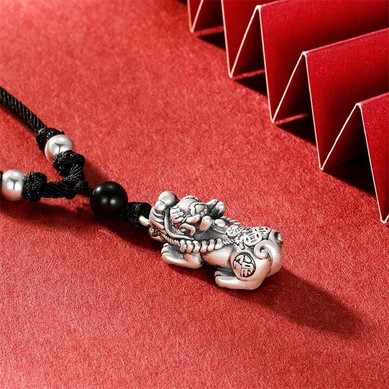 Lucky Wealth Animal Pixiu Pendant Men Jewelry Ethnic Style Relief Ancient Mythical Beast Necklace For Men Amulet Accessories
Lucky Wealth Animal Pixiu Pendant Men Jewelry Ethnic Style Relief Ancient Mythical Beast Necklace For Men Amulet Accessories