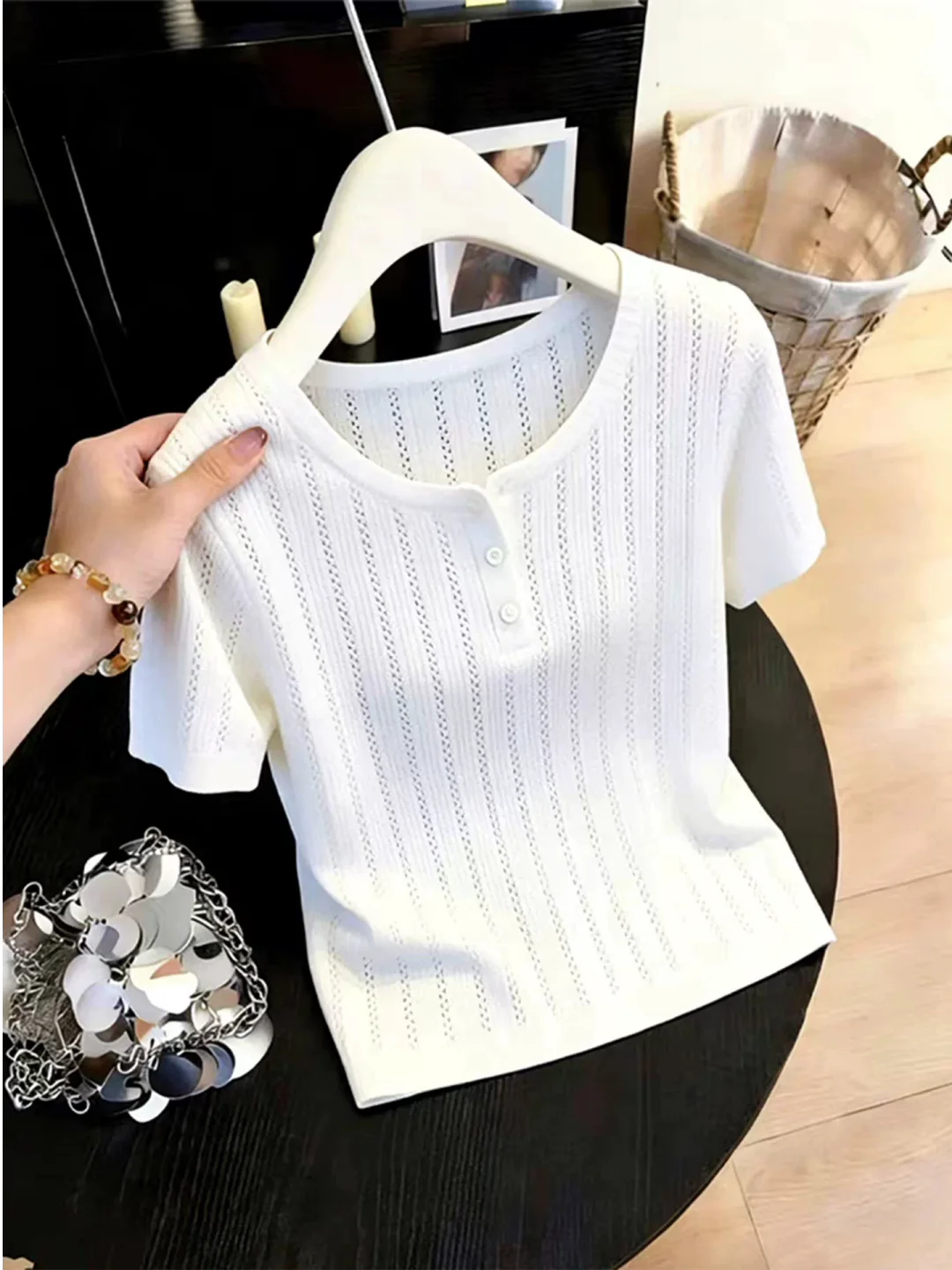 Korean Style Simple Hollow Short Sleeve Women's T-Shirt Versatile Ageless Shoulder Knitted Top for Summer 2026 Fashion
Korean Style Simple Hollow Short Sleeve Women's T-Shirt Versatile Ageless Shoulder Knitted Top for Summer 2026 Fashion