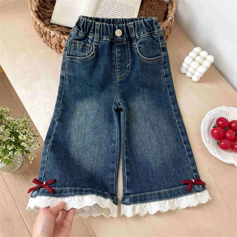 Кружевные джинсы для девочек, весенние брюки с бантом, детские свободные прямые брюки, новые детские брюки с эластичной резинкой на талии, осенняя нижняя одежда
Кружевные джинсы для девочек, весенние брюки с бантом, детские свободные прямые брюки, новые детские брюки с эластичной резинкой на талии, осенняя нижняя одежда