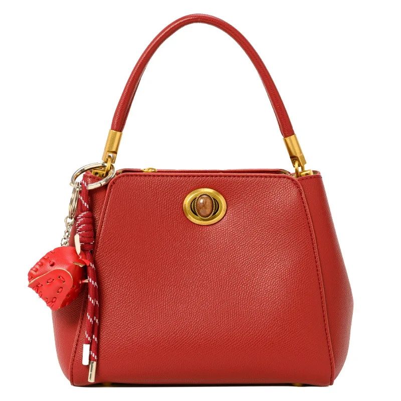 Popular Classic Women's Messenger Bag in High-Quality Leather - Shoulder Bag and Crossbody Versatility for Ladies
Popular Classic Women's Messenger Bag in High-Quality Leather - Shoulder Bag and Crossbody Versatility for Ladies