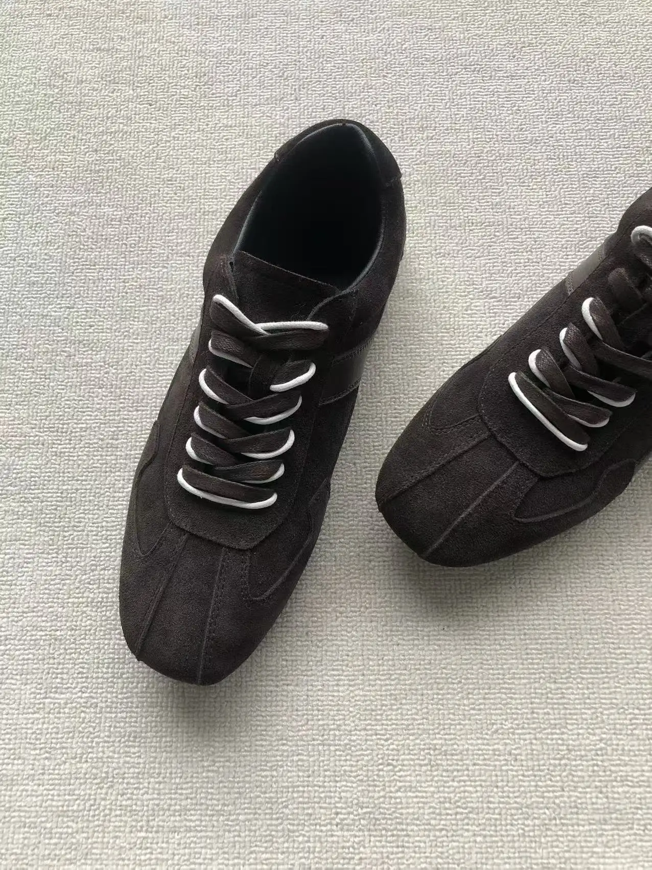 Comfortable Flat Bottom Retro Style Men's Casual Shoes Trendy Deqin Sneakers Sporty Slip-On Loafers for Commuting And Leisure
Comfortable Flat Bottom Retro Style Men's Casual Shoes Trendy Deqin Sneakers Sporty Slip-On Loafers for Commuting And Leisure