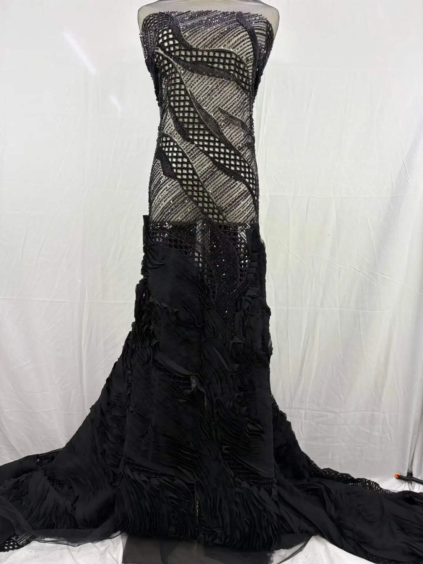 5 Yards Luxury French Mesh Sequins Lace Fabric 2026 High Quality African Sequins Groom Lace Fabrics For Nigerian Wedding Dress
5 Yards Luxury French Mesh Sequins Lace Fabric 2026 High Quality African Sequins Groom Lace Fabrics For Nigerian Wedding Dress