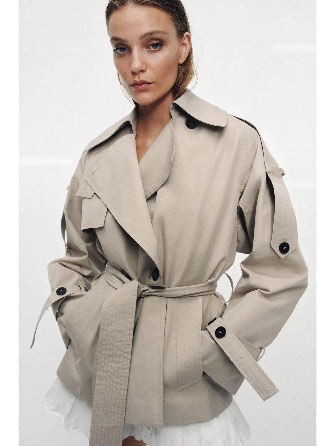 Loose Long Sleeve Windbreaker with Decorative Buckle Strap Summer 2026 Women's Polyester Fiber Flip Collar Double Button Closure
Loose Long Sleeve Windbreaker with Decorative Buckle Strap Summer 2026 Women's Polyester Fiber Flip Collar Double Button Closure