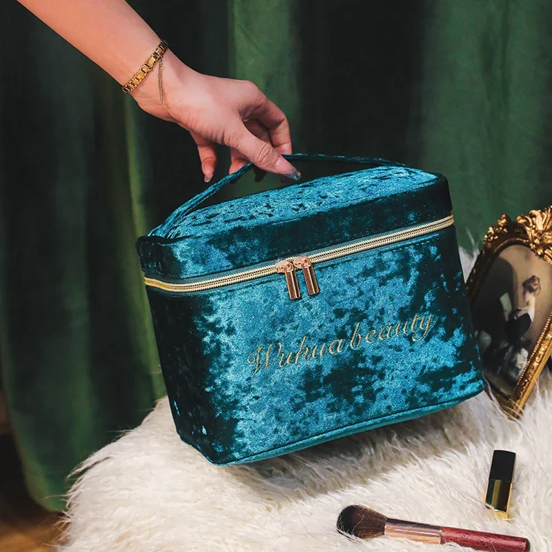Cosmetic Bag Solid Color New Gold Velvet Large Capacity Storage Portable Portable Small Travel Business Trip Travel Supplies 1Pc
Cosmetic Bag Solid Color New Gold Velvet Large Capacity Storage Portable Portable Small Travel Business Trip Travel Supplies 1Pc