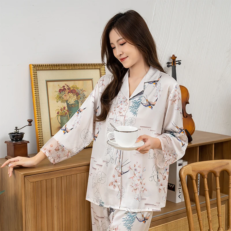 Women's Pajamas Chiffon Satin Smooth Sleepwear Long-Sleeved Turn-Down Collar Night Wear Leisure Fashion Thin Home Clothes
Women's Pajamas Chiffon Satin Smooth Sleepwear Long-Sleeved Turn-Down Collar Night Wear Leisure Fashion Thin Home Clothes