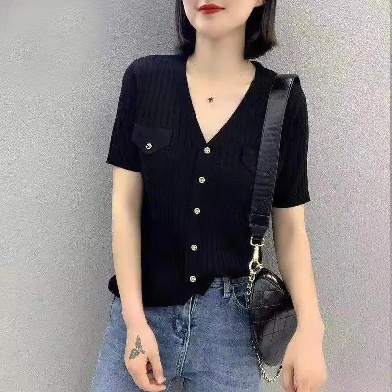 Women Thin Knitted Ice-silk Cardigan Summer Short Sleeve Ladies Air-conditioned Coat Tops Female Casual Pullover Clothes Q235
Women Thin Knitted Ice-silk Cardigan Summer Short Sleeve Ladies Air-conditioned Coat Tops Female Casual Pullover Clothes Q235