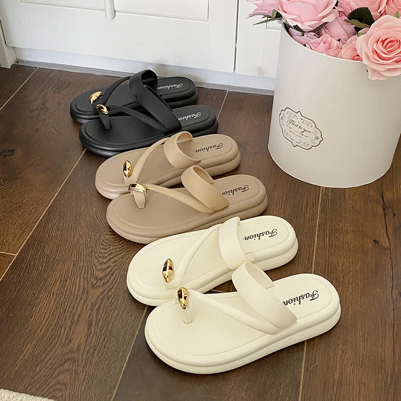 2026 New Women's Toe Slippers for Summer Outdressing, Fashionable Thick Bottom Clamp Foot Beach Slippers for Women
2026 New Women's Toe Slippers for Summer Outdressing, Fashionable Thick Bottom Clamp Foot Beach Slippers for Women