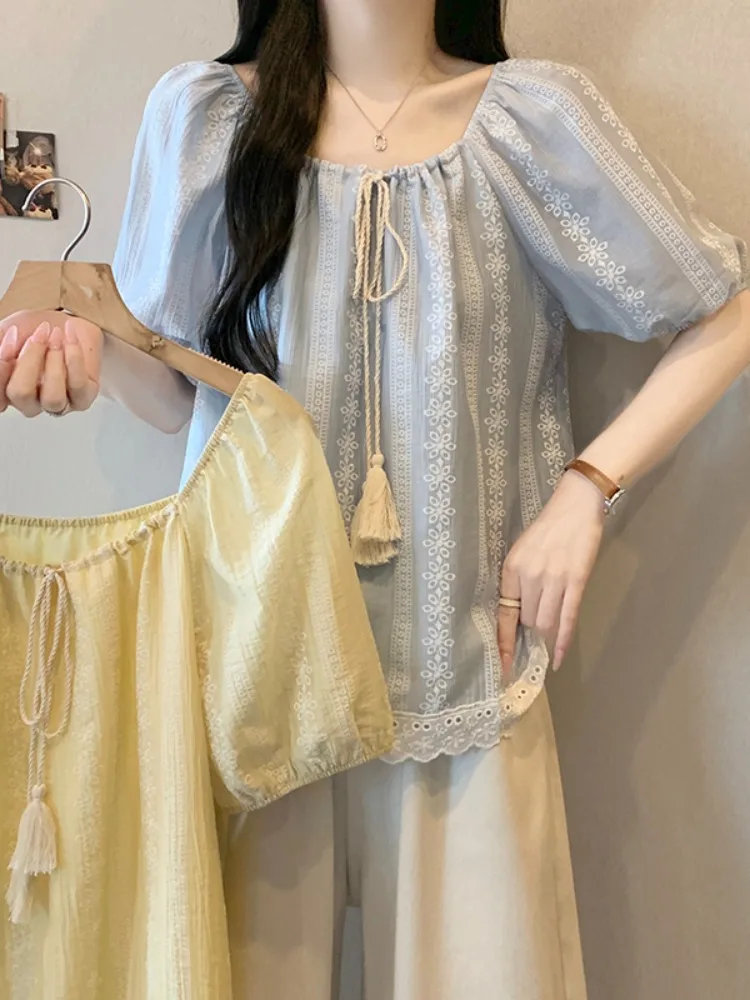 plus Size Summer Korean Style Sweet Floral Lace Trim Shirt Tie Waist Short Sleeve Versatile Top for Young Women Breathable Ca...
plus Size Summer Korean Style Sweet Floral Lace Trim Shirt Tie Waist Short Sleeve Versatile Top for Young Women Breathable Ca...