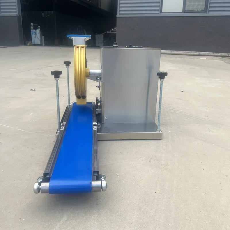 Коммерческая полностью автоматическая многофункциональная прокатная машина для клейких рисовых шариков, кунжутных шариков
Коммерческая полностью автоматическая многофункциональная прокатная машина для клейких рисовых шариков, кунжутных шариков