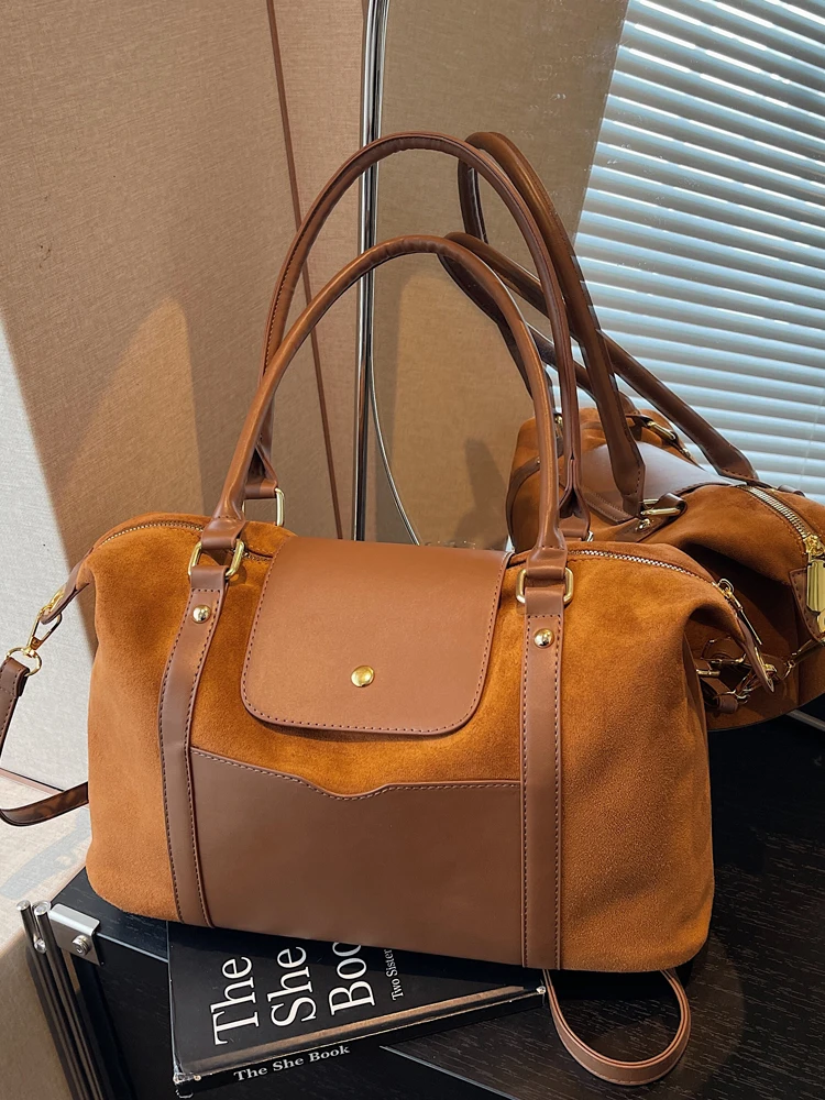 Large Capaci Patchwork Handheld Tot Bag Women's 2025 New Autumn Winter Retro Versatile Single oulder Commuter Crossbody Bag
Large Capaci Patchwork Handheld Tot Bag Women's 2025 New Autumn Winter Retro Versatile Single oulder Commuter Crossbody Bag