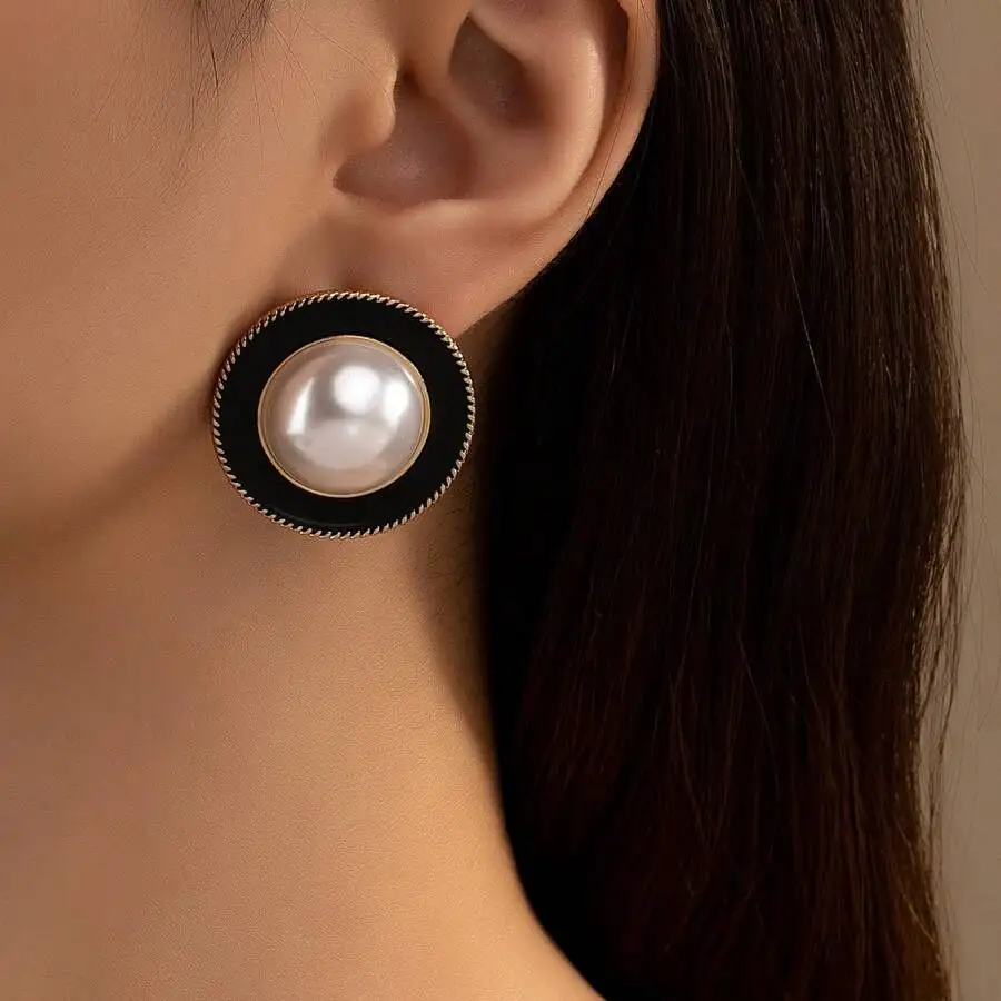 2pcs round faux pearl stud earrings for decorative wear
2pcs round faux pearl stud earrings for decorative wear