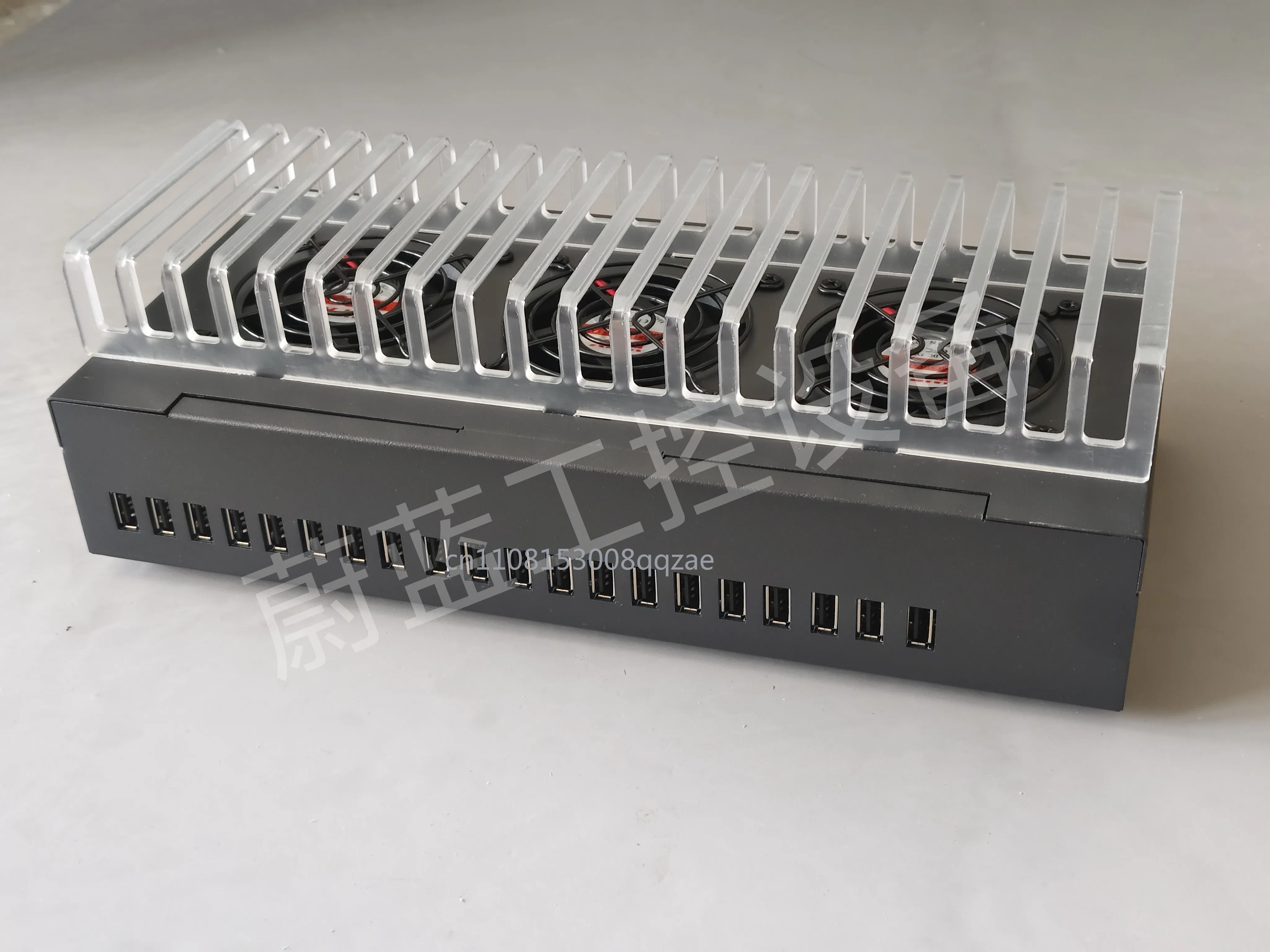 20 Port Hub USB2.0 Extender HUB Mobile Phone Docking Station Studio Multiport Charger
20 Port Hub USB2.0 Extender HUB Mobile Phone Docking Station Studio Multiport Charger