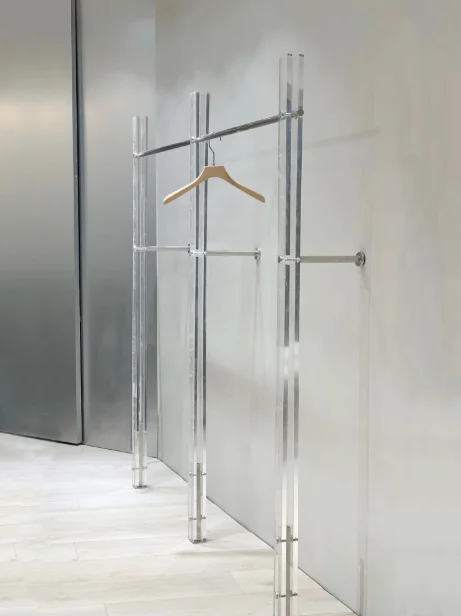 Clothing store on the wall stainless steel shelf acrylic transparent crystal display rack women's special hanger
Clothing store on the wall stainless steel shelf acrylic transparent crystal display rack women's special hanger