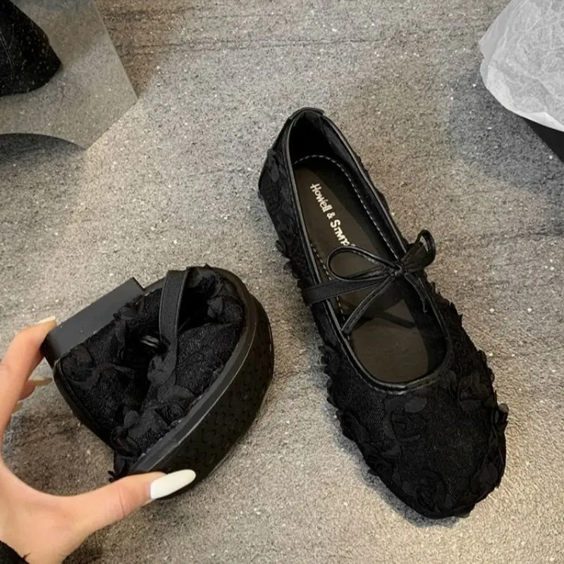 2026 Summer Lace Flower Women Shoes Fashion Slip On Comfort Street Style Soft Sole Female Dress Flats Shoes
2026 Summer Lace Flower Women Shoes Fashion Slip On Comfort Street Style Soft Sole Female Dress Flats Shoes
