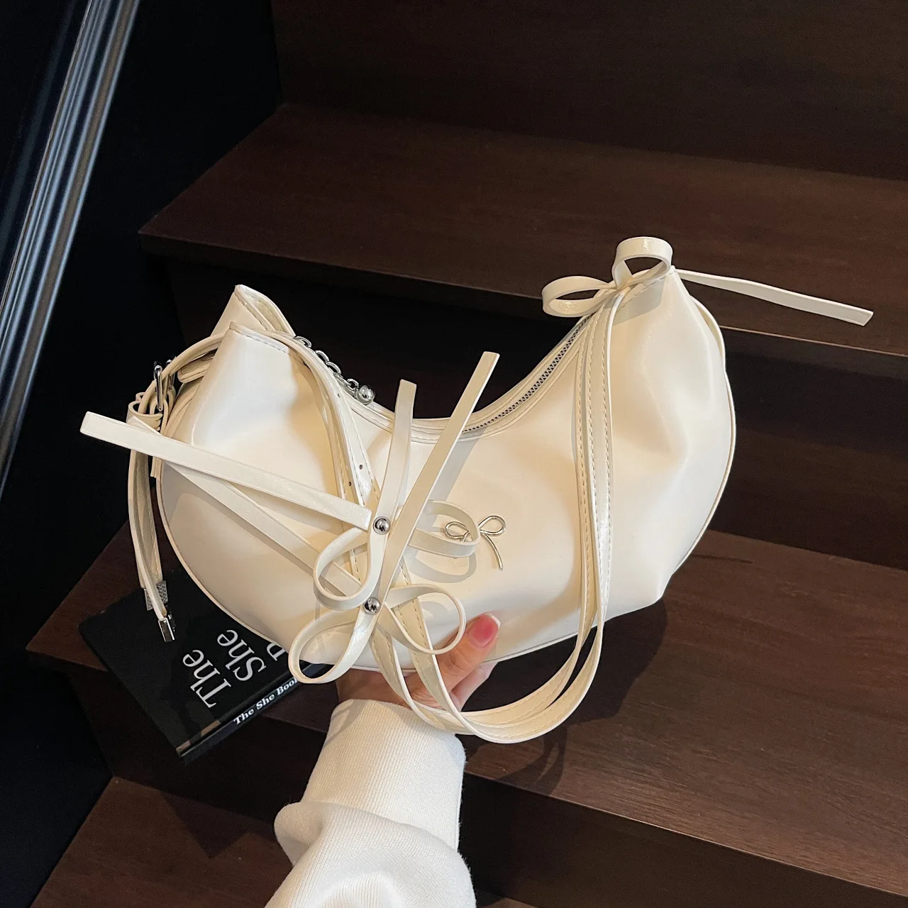 2025 New French Style Folded Bag Trendy Crossbody Tote Chic Versatile Handbag for Women Fashionable Shoulder Purse Quick Sale
2025 New French Style Folded Bag Trendy Crossbody Tote Chic Versatile Handbag for Women Fashionable Shoulder Purse Quick Sale