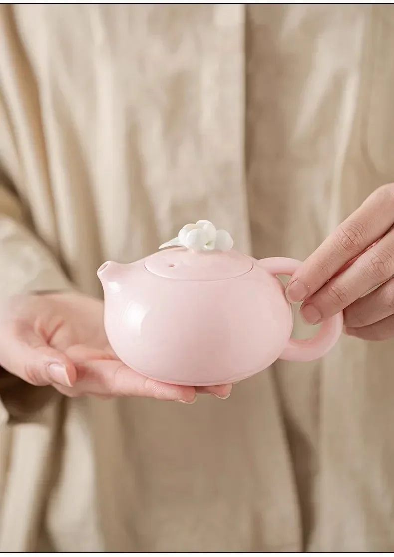 Handcrafted Pink Flower Tea Set High Appearance Lovely Ceramic Teapot and Cup Set Customized Ball Hole Filter Tea Infuser
Handcrafted Pink Flower Tea Set High Appearance Lovely Ceramic Teapot and Cup Set Customized Ball Hole Filter Tea Infuser