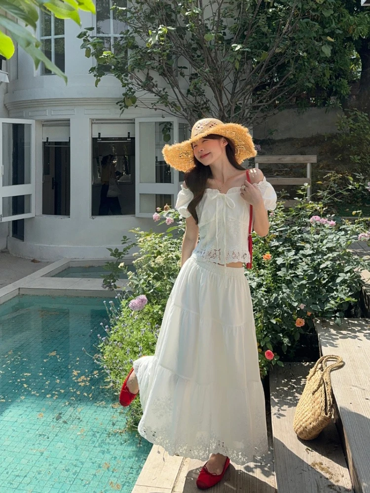 Bow tie lace up T-shirt off shoulder top high waist white skirt women's summer French style gentle elegant two-piece set
Bow tie lace up T-shirt off shoulder top high waist white skirt women's summer French style gentle elegant two-piece set
