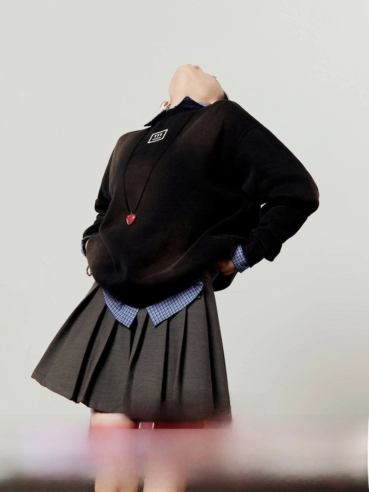 Женский свободный повседневный свитшот Bla Waed с круглым вырезом, весна 2026, новинка, удобная уличная одежда от Zhou Li Wu
Женский свободный повседневный свитшот Bla Waed с круглым вырезом, весна 2026, новинка, удобная уличная одежда от Zhou Li Wu