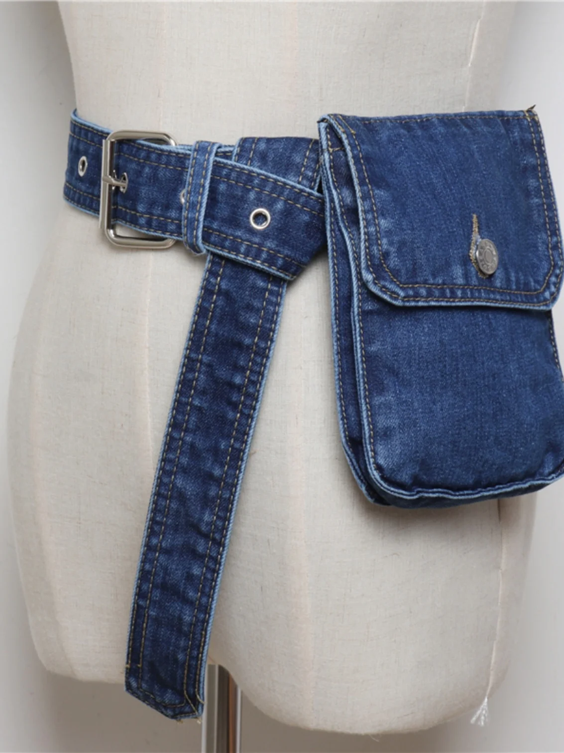 Модный универсальный широкий джинсовый ремень, женская декоративная футболка irt, юбка, поясная сумка «два в одном», пояс для верхней одежды
Модный универсальный широкий джинсовый ремень, женская декоративная футболка irt, юбка, поясная сумка «два в одном», пояс для верхней одежды