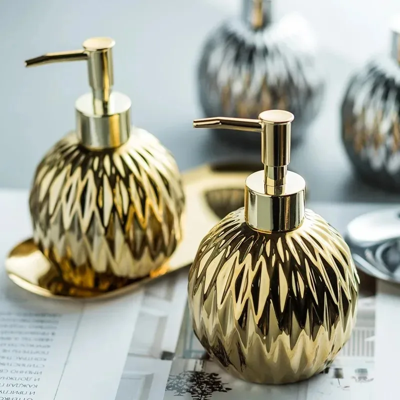 Luxury Gold Soap Dispenser with Press handle Ceramic Dispenser Silver Dispenser with Stainless steel Tray Bathroom Accessory
Luxury Gold Soap Dispenser with Press handle Ceramic Dispenser Silver Dispenser with Stainless steel Tray Bathroom Accessory