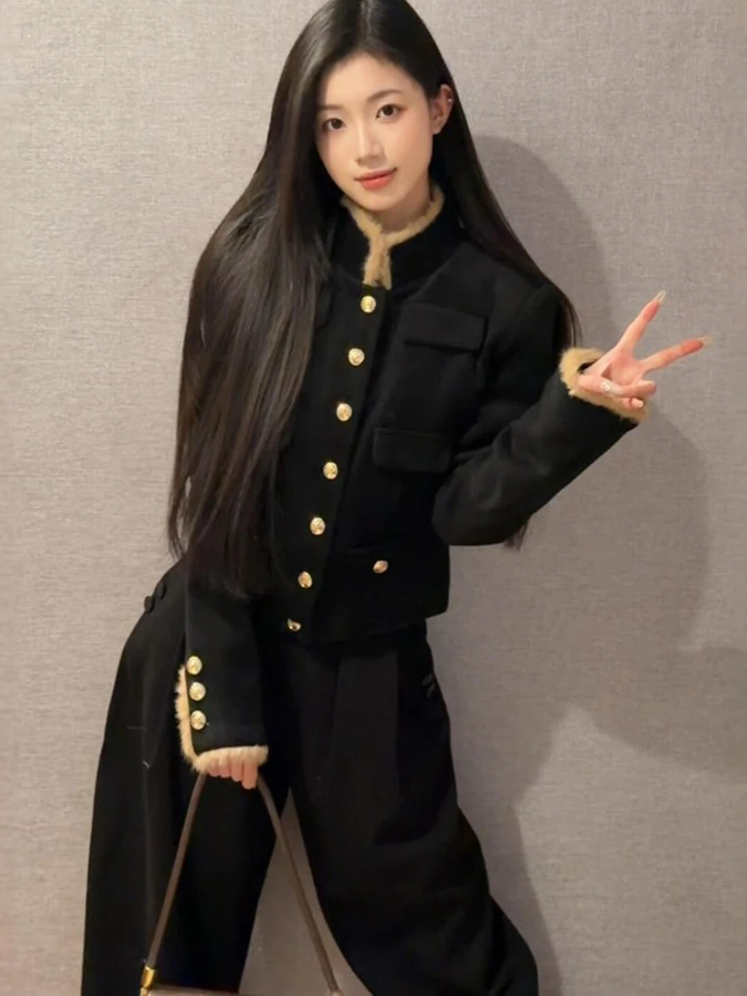 Korean Style Short Jacket Beautiful Black Unique Fashionable Personality Gentle Wind Spring 2026 Women's Premium Quality Coat
Korean Style Short Jacket Beautiful Black Unique Fashionable Personality Gentle Wind Spring 2026 Women's Premium Quality Coat