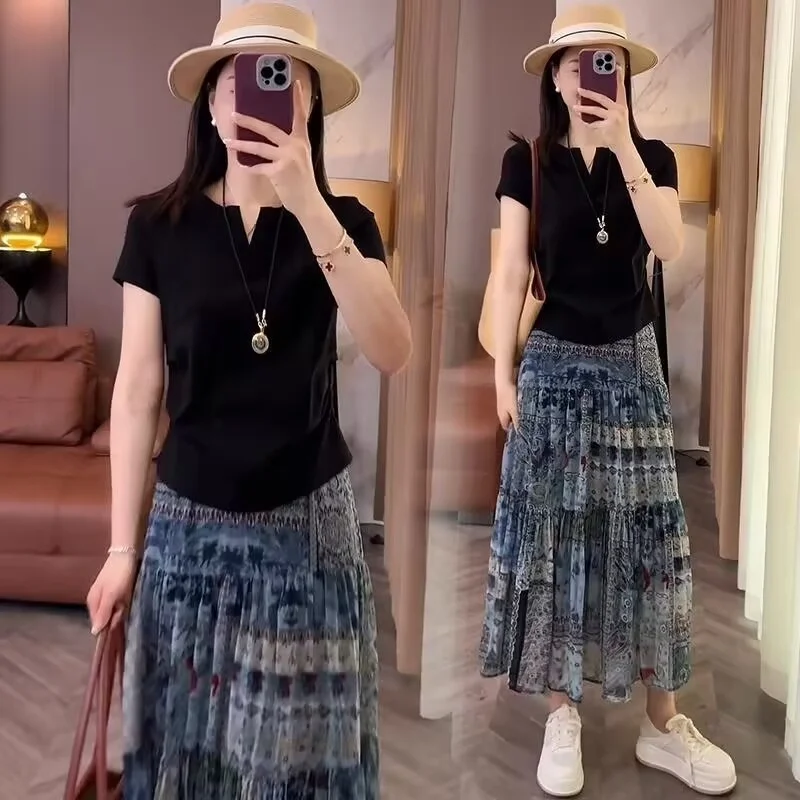 Women's Ice Silk Short Sleeve T-Shirt And Floral Skirt Set Summer Slimming Two-Piece Dress Casual Sportswear Ensemble
Women's Ice Silk Short Sleeve T-Shirt And Floral Skirt Set Summer Slimming Two-Piece Dress Casual Sportswear Ensemble